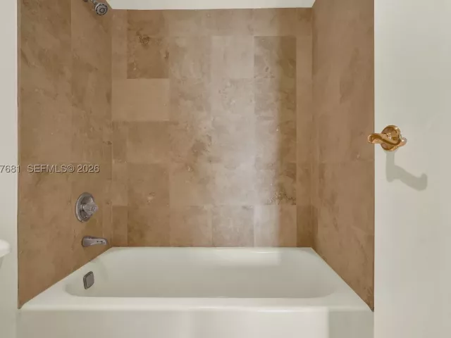2-bedroom condo for sale in Sunny Isles Beach - 100 S Bayview Dr 1222 - MondialRealty