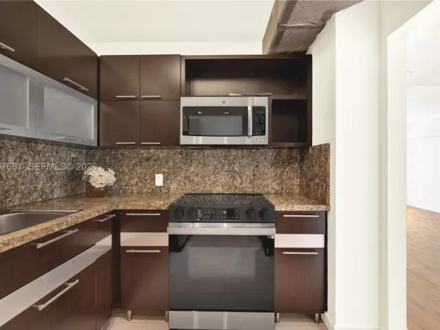 2-bedroom condo for sale in Sunny Isles Beach - 100 S Bayview Dr 1222 - MondialRealty