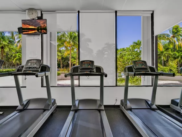 2-bedroom condo for sale in Sunny Isles Beach - 100 S Bayview Dr 1222 - MondialRealty