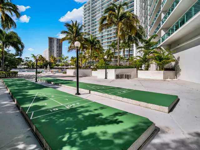 2-bedroom condo for sale in Sunny Isles Beach - 100 S Bayview Dr 1222 - MondialRealty