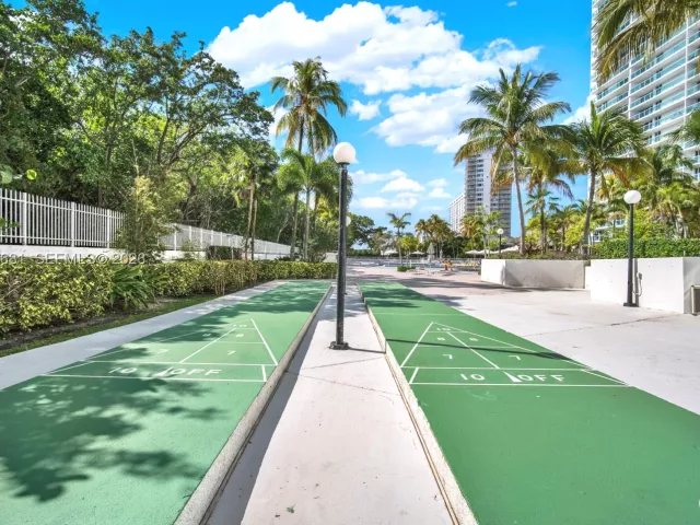 2-bedroom condo for sale in Sunny Isles Beach - 100 S Bayview Dr 1222 - MondialRealty