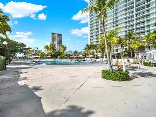 2-bedroom condo for sale in Sunny Isles Beach - 100 S Bayview Dr 1222 - MondialRealty