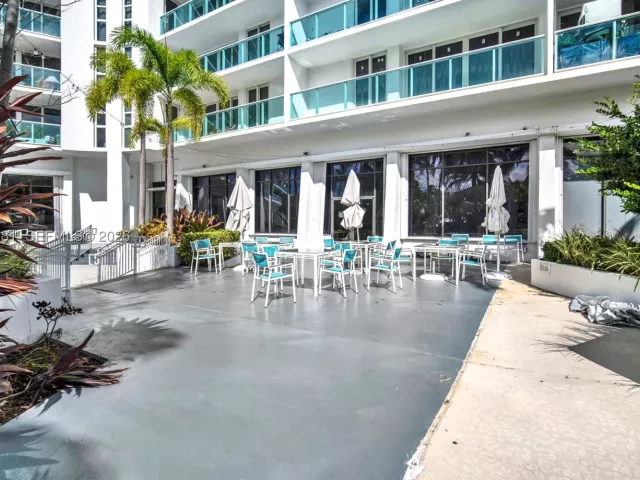2-bedroom condo for sale in Sunny Isles Beach - 100 S Bayview Dr 1222 - MondialRealty