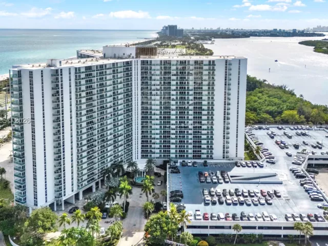 2-bedroom condo for sale in Sunny Isles Beach - 100 S Bayview Dr 1222 - MondialRealty