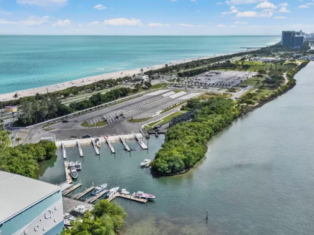 2-bedroom condo for sale in Sunny Isles Beach - 100 S Bayview Dr 1222 - MondialRealty