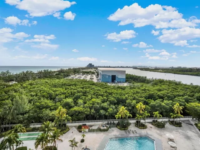 2-bedroom condo for sale in Sunny Isles Beach - 100 S Bayview Dr 1222 - MondialRealty