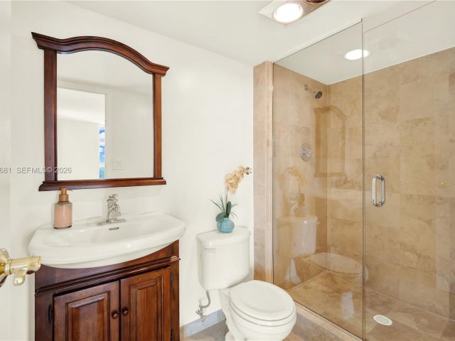 Apartment for sale  Unit #1222 - photo 7368087