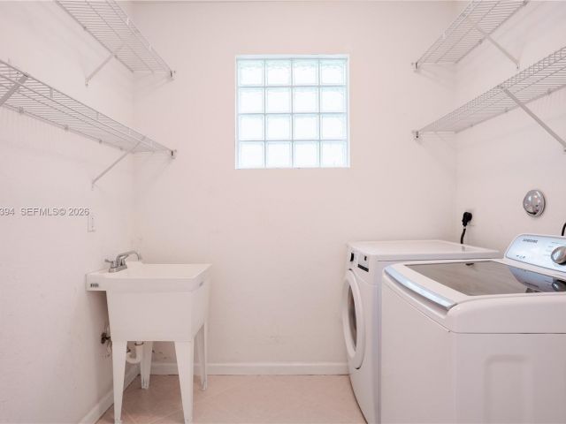 Home for sale at 1518 Fenton Dr - photo 7322203