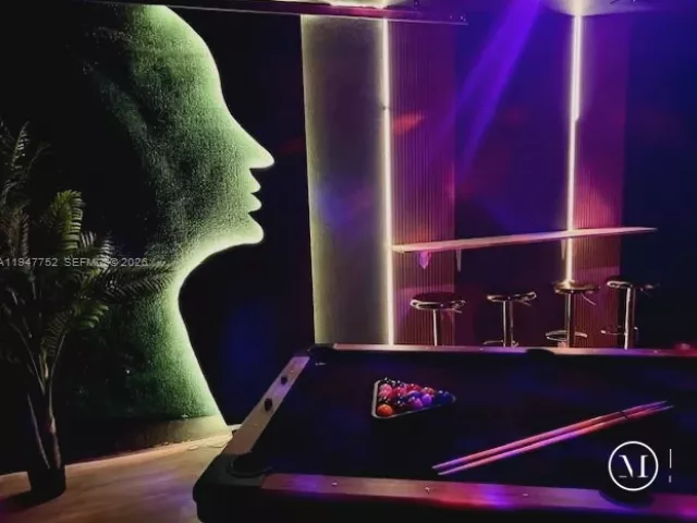 3-bedroom home for rent in Hallandale Beach - 601 NW 10th St 1 - MondialRealty