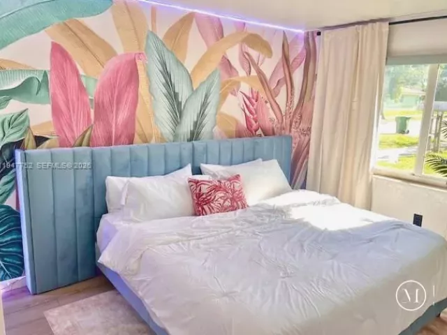 3-bedroom home for rent in Hallandale Beach - 601 NW 10th St 1 - MondialRealty