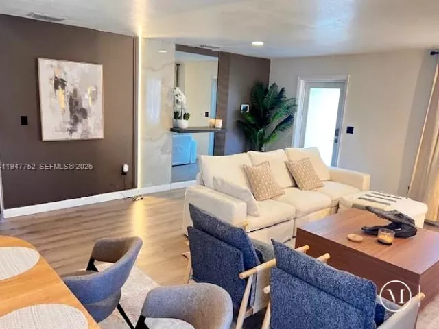 3-bedroom home for rent in Hallandale Beach - 601 NW 10th St 1 - MondialRealty