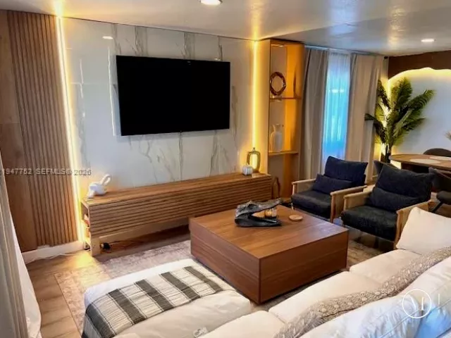 3-bedroom home for rent in Hallandale Beach - 601 NW 10th St 1 - MondialRealty