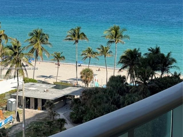 1-bedroom condo for rent in Hollywood - 2501 S Ocean Dr 838 - MondialRealty