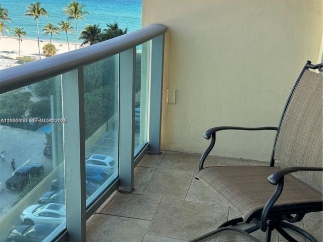1-bedroom condo for rent in Hollywood - 2501 S Ocean Dr 838 - MondialRealty
