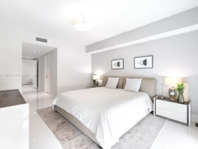 3-bedroom condo for sale in Sunny Isles Beach - 300 Sunny Isles Blvd 4-1501 - MondialRealty
