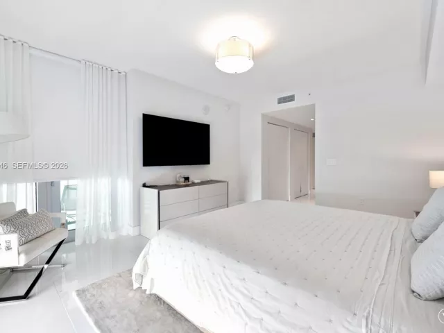 3-bedroom condo for sale in Sunny Isles Beach - 300 Sunny Isles Blvd 4-1501 - MondialRealty