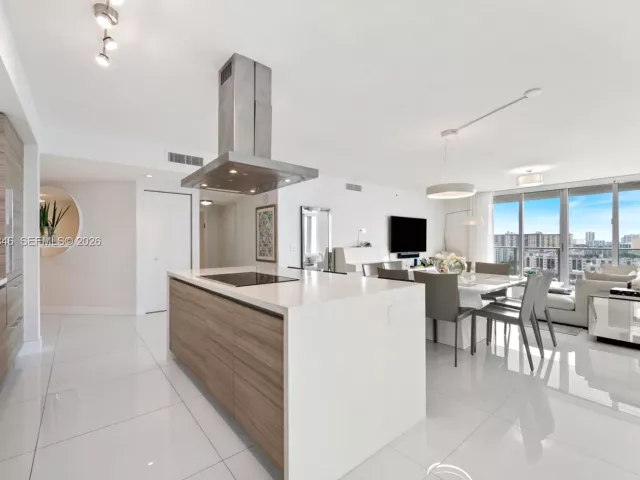 3-bedroom condo for sale in Sunny Isles Beach - 300 Sunny Isles Blvd 4-1501 - MondialRealty