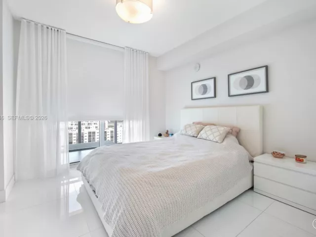 3-bedroom condo for sale in Sunny Isles Beach - 300 Sunny Isles Blvd 4-1501 - MondialRealty
