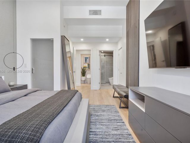 Apartment for sale  Unit #1633 - photo 7331824