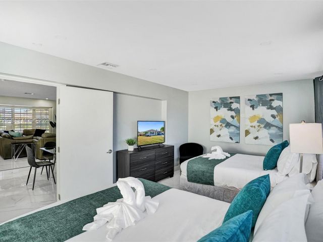 Home for sale at 477 SE 17th Ter - photo 7327158