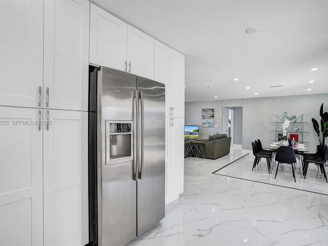 Home for sale at 477 SE 17th Ter - photo 7327160