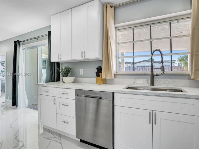 Home for sale at 477 SE 17th Ter - photo 7327162