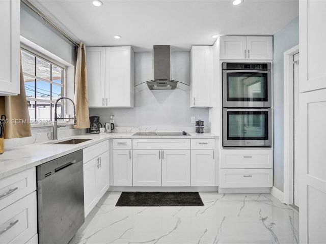 Home for sale at 477 SE 17th Ter - photo 7327164