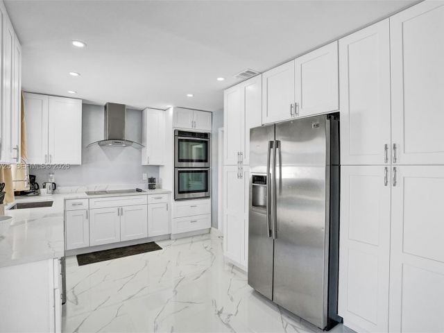 Home for sale at 477 SE 17th Ter - photo 7327165