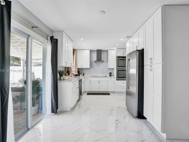 Home for sale at 477 SE 17th Ter - photo 7327166