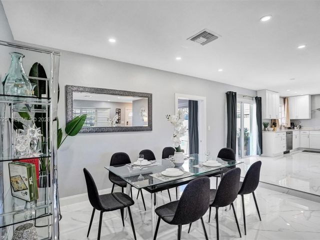 Home for sale at 477 SE 17th Ter - photo 7327167