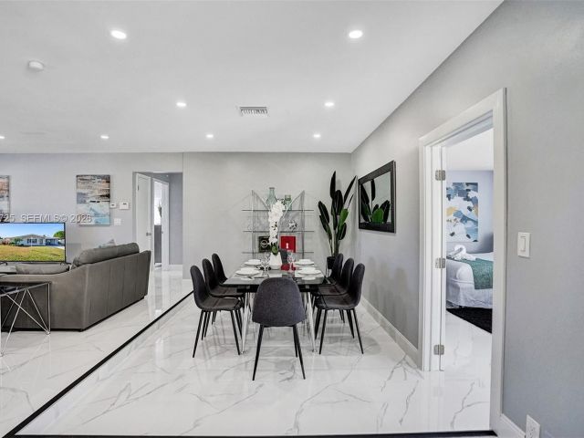 Home for sale at 477 SE 17th Ter - photo 7327168