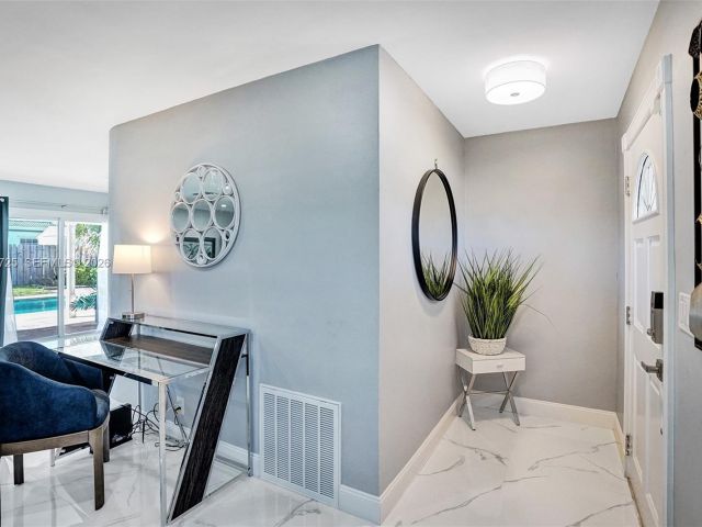 Home for sale at 477 SE 17th Ter - photo 7327172