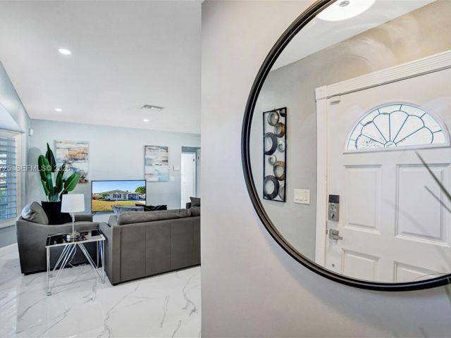 Home for sale at 477 SE 17th Ter - photo 7327175