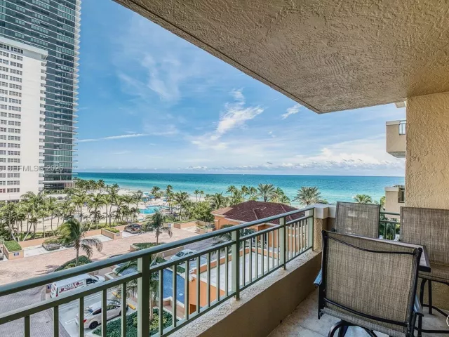 2-bedroom condo for sale in Hallandale Beach - 2080 S Ocean Dr 506 - MondialRealty