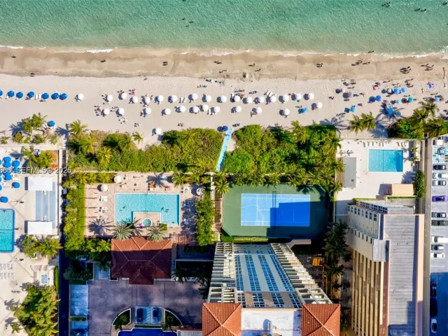 2-bedroom condo for sale in Hallandale Beach - 2080 S Ocean Dr 506 - MondialRealty