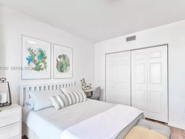 2-bedroom condo for sale in Hallandale Beach - 2080 S Ocean Dr 506 - MondialRealty