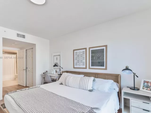 2-bedroom condo for sale in Hallandale Beach - 2080 S Ocean Dr 506 - MondialRealty