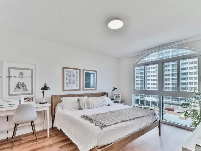 2-bedroom condo for sale in Hallandale Beach - 2080 S Ocean Dr 506 - MondialRealty