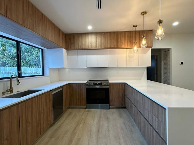 Home for sale at 15411 NE 10th Ave - photo 7332018