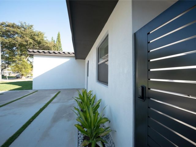 Home for sale at 15411 NE 10th Ave - photo 7332027