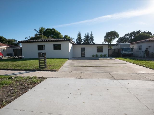 Home for sale at 15411 NE 10th Ave - photo 7332028