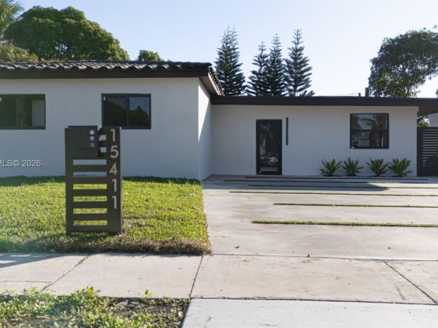 Home for sale at 15411 NE 10th Ave - photo 7332031