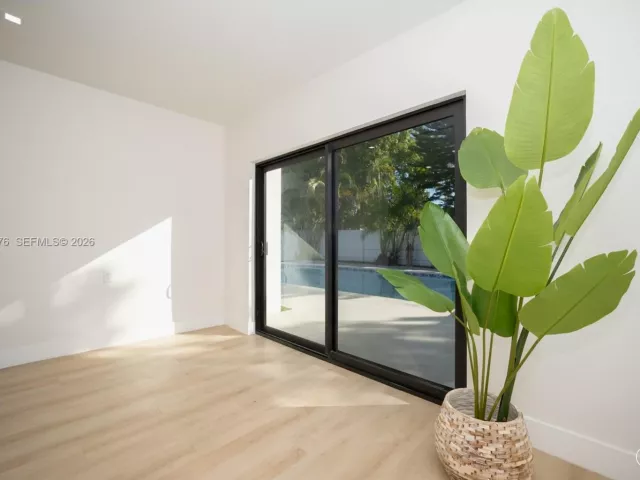4-bedroom home for sale in North Miami Beach - 15411 NE 10th Ave - MondialRealty