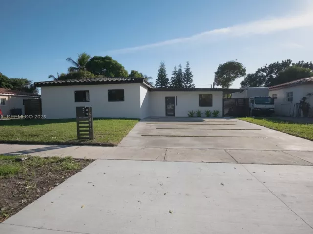 4-bedroom home for sale in North Miami Beach - 15411 NE 10th Ave - MondialRealty