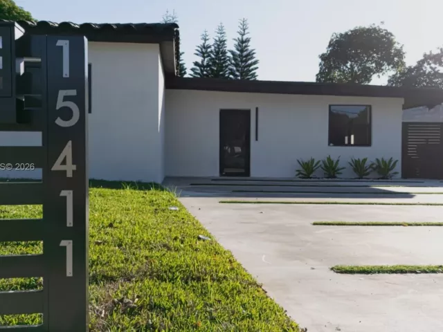 4-bedroom home for sale in North Miami Beach - 15411 NE 10th Ave - MondialRealty