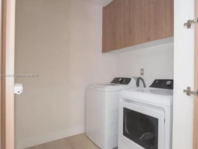 4-bedroom home for sale in North Miami Beach - 15411 NE 10th Ave - MondialRealty