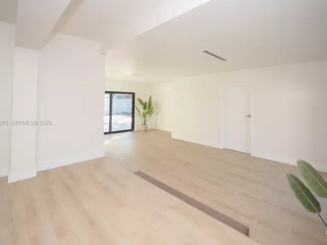 4-bedroom home for sale in North Miami Beach - 15411 NE 10th Ave - MondialRealty