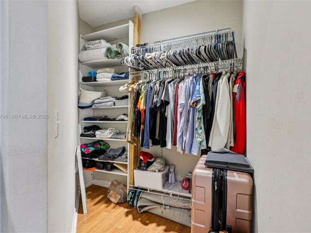 3-bedroom home for sale in Hollywood - 2307 Washington St 5 - MondialRealty