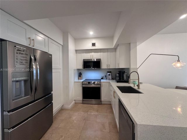 1-bedroom condo for rent in Hallandale Beach - 1755 E Hallandale Beach Blvd 304E - MondialRealty