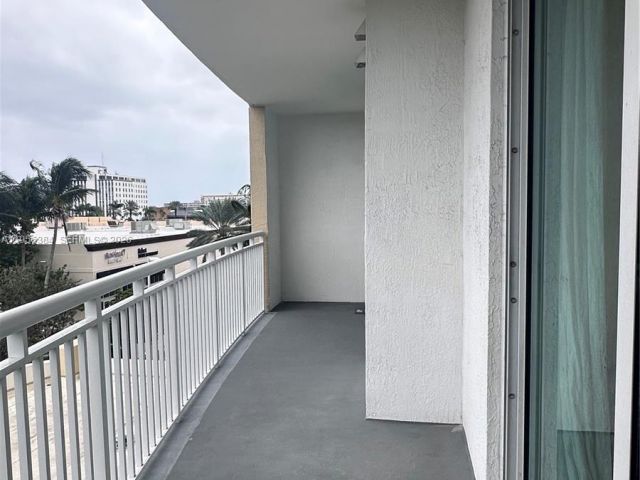 1-bedroom condo for rent in Hallandale Beach - 1755 E Hallandale Beach Blvd 304E - MondialRealty